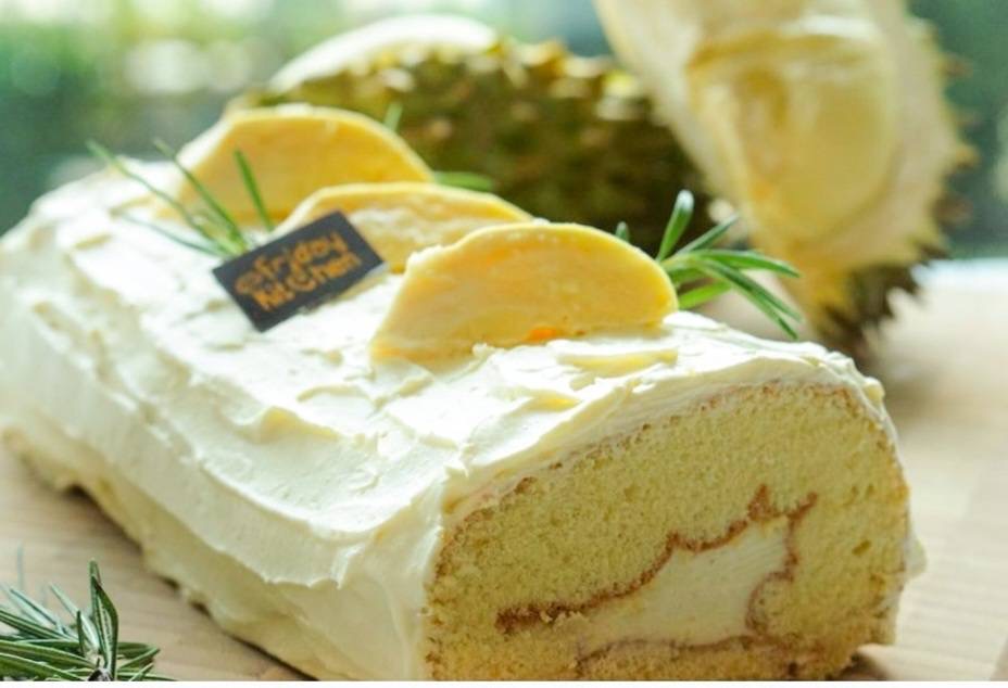 Durian Roll Cake, Mango Sticky Rice Cheesecake, Passion Fruit Panna Cotta