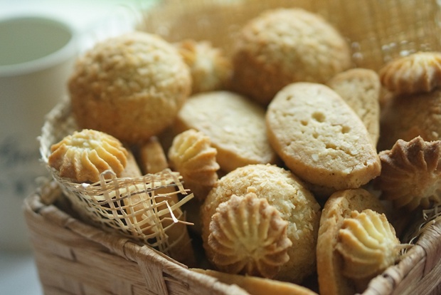 Almond Biscotti, Butterscotch Cookie, Coconut Cookie, Almond Tuile 